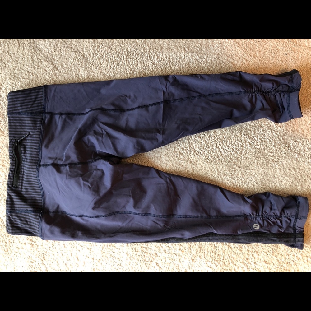 Lululemon cropped yoga pants